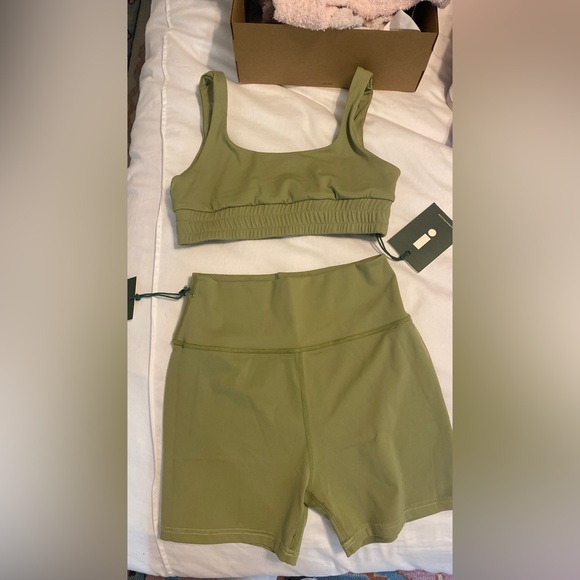 Daily Drills Workout Set Matcha - Picture 1 of 3